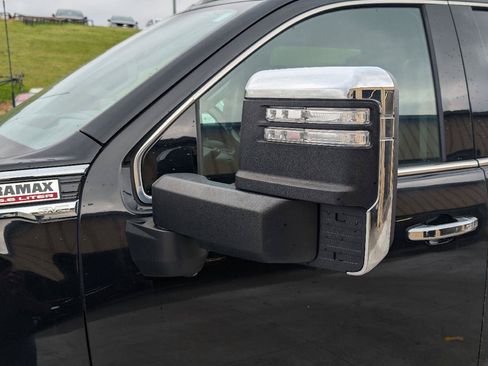 Used 2023 GMC Sierra 2500 Denali w/ Denali Black Diamond Edition AWD/4WD image 9
