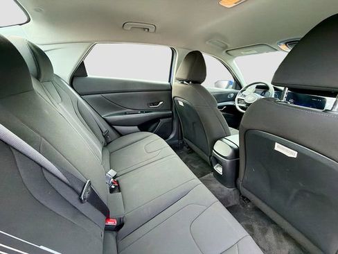 Used 2024 Hyundai Elantra SEL image 25