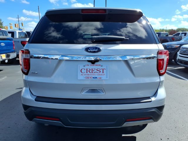 Certified 2019 Ford Explorer XLT w/ Equipment Group 202A FWD image 5