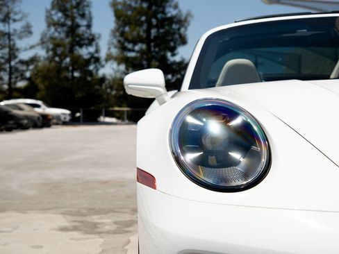 Certified 2023 Porsche 911 Targa 4 GTS AWD/4WD image 28