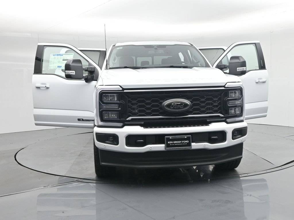 New 2026 Ford F250 Lariat w/ Black Appearance Package AWD/4WD image 17