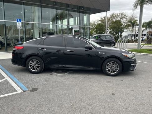 Used 2020 Kia Optima LX image 5