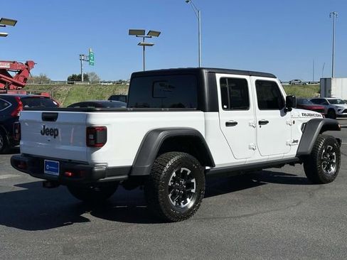 Used 2024 Jeep Gladiator Rubicon w/ Technology Group image 2