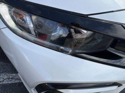 Used 2020 Honda Civic EX image 16