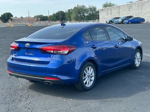 Used 2017 Kia Forte S FWD image 3