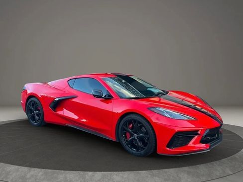 Used 2020 Chevrolet Corvette Stingray Preferred Cpe w/ 2LT Preferred Equipment Group RWD image 3