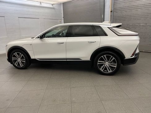 Used 2024 Cadillac Lyriq Luxury RWD image 8
