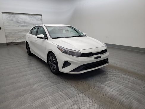 Used 2024 Kia Forte LXS w/ LXS Technology Package FWD image 13