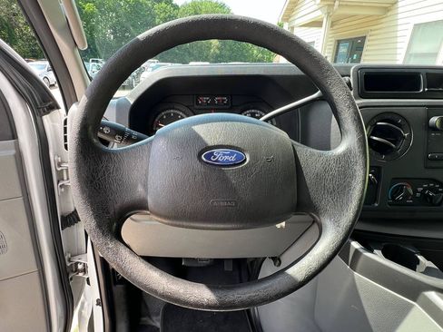 Used 2010 Ford E-350 and Econoline 350 Super Duty RWD image 11