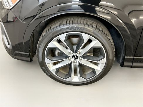 Used 2020 Audi Q3 2.0T Premium Plus w/ Premium Plus Package image 11