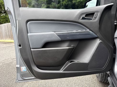 Used 2021 Chevrolet Colorado Z71 RWD image 13