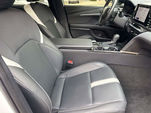 Used 2025 Toyota Camry SE FWD image 12