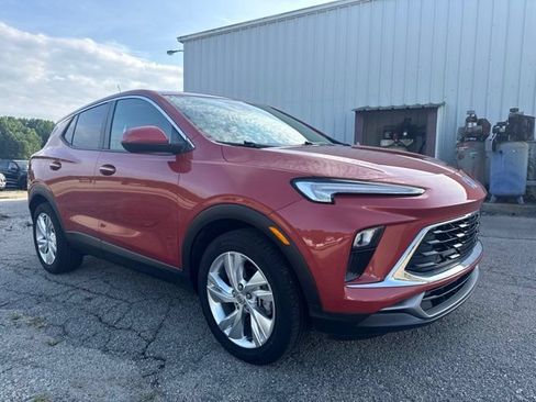 Used 2024 Buick Encore GX Preferred w/ Comfort Package FWD image 7