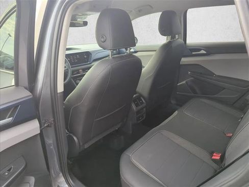 Used 2024 Volkswagen Taos SE image 14