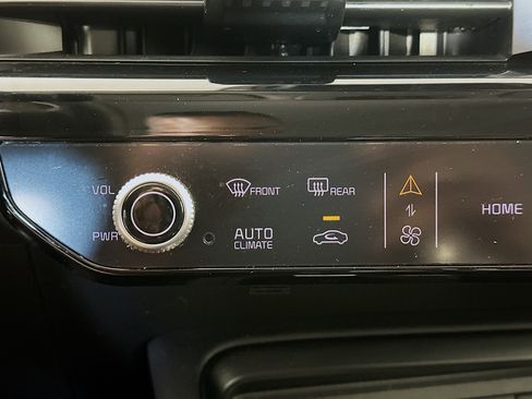 Used 2025 Kia K5 LXS image 23