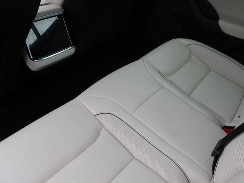 Used 2021 Tesla Model S Plaid image 14