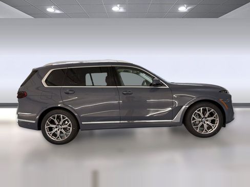 Used 2026 BMW X7 xDrive40i w/ Premium Package AWD/4WD image 8