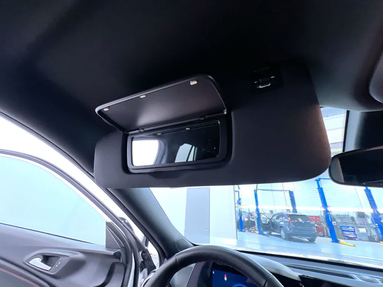 Used 2026 Chevrolet Trax RS w/ Sunroof Package FWD image 32