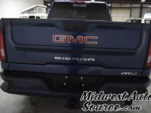 Used 2022 GMC Sierra 2500 AT4 w/ AT4 Premium Plus Package image 3