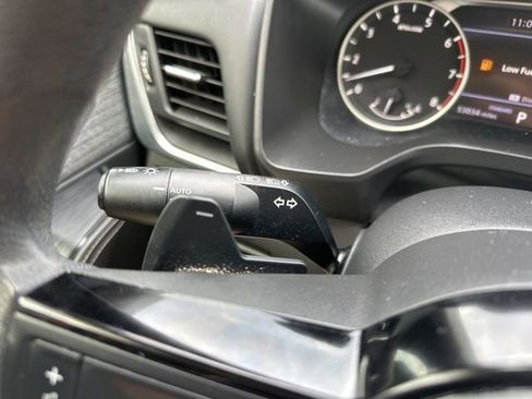 Used 2021 Nissan Rogue S image 32