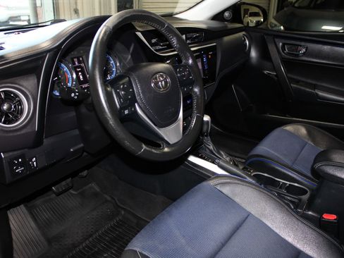 Used 2017 Toyota Corolla SE FWD image 19