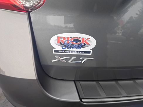 Used 2021 Ford Explorer XLT w/ Equipment Group 202A image 9