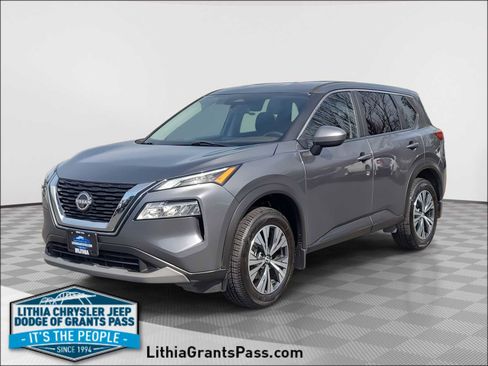 Used 2023 Nissan Rogue SV image 1