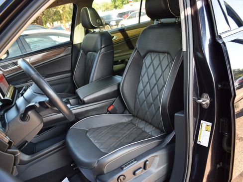 Used 2024 Volkswagen Atlas SEL Premium R-Line AWD/4WD image 37