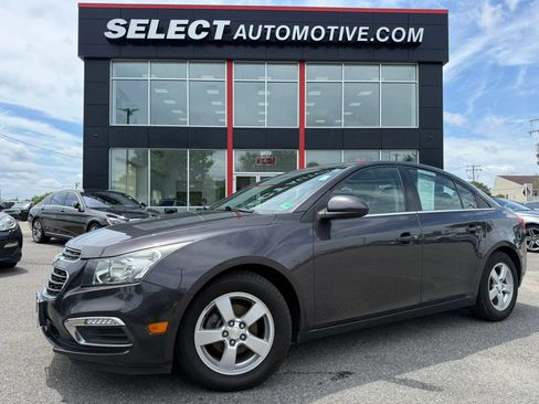 Used 2016 Chevrolet Cruze LT w/ Technology Package FWD image 1