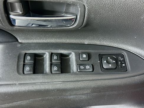 Used 2019 Mitsubishi Outlander SE image 24