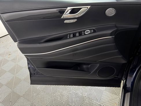 Certified 2025 Genesis GV80 2.5T Standard AWD/4WD image 11