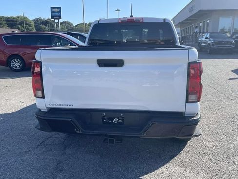 Used 2025 Chevrolet Colorado W/T RWD image 5
