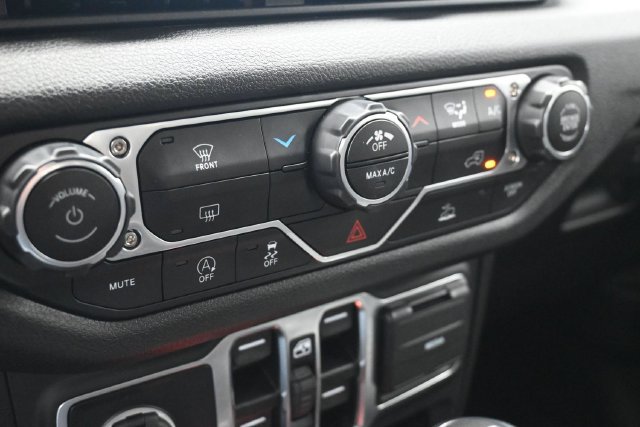 Used 2025 Jeep Gladiator Sport AWD/4WD image 30