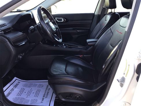 Used 2022 Jeep Compass Trailhawk w/ Trailhawk Elite Group image 8