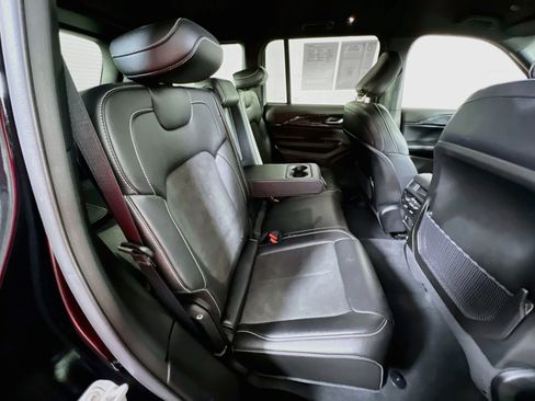 Used 2023 Jeep Grand Cherokee Altitude AWD/4WD image 26