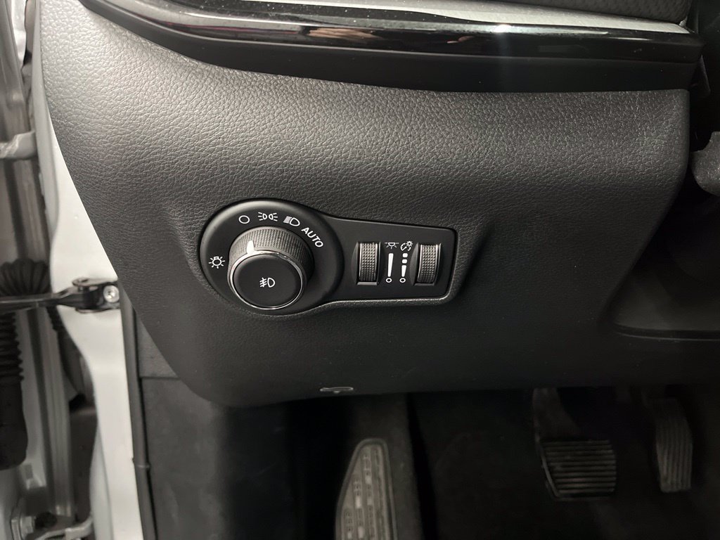 Used 2026 Jeep Compass Trailhawk AWD/4WD image 28