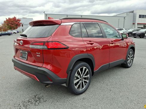 Certified 2022 Toyota Corolla Cross XLE image 7