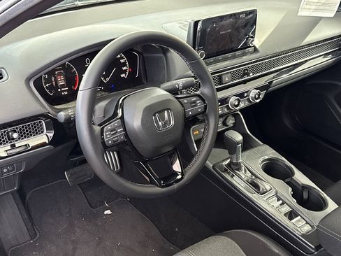 Used 2025 Honda Civic Sport image 10