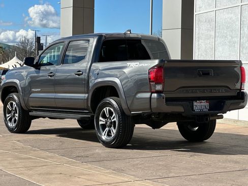 Certified 2018 Toyota Tacoma TRD Sport w/ Technology Package image 7