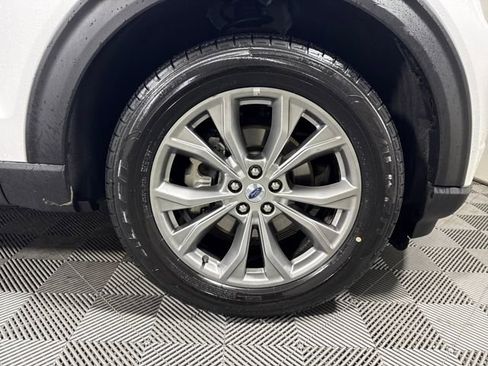 Used 2023 Ford Explorer Limited image 11