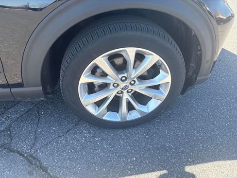 Used 2022 Ford Explorer Platinum w/ Equipment Group 601A image 9