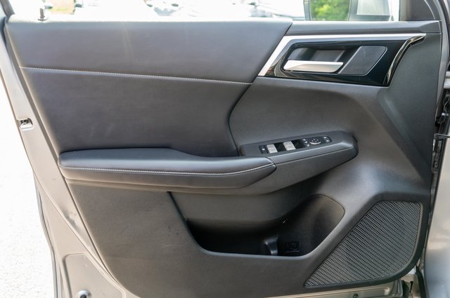 Used 2023 Mitsubishi Outlander SE AWD/4WD image 18