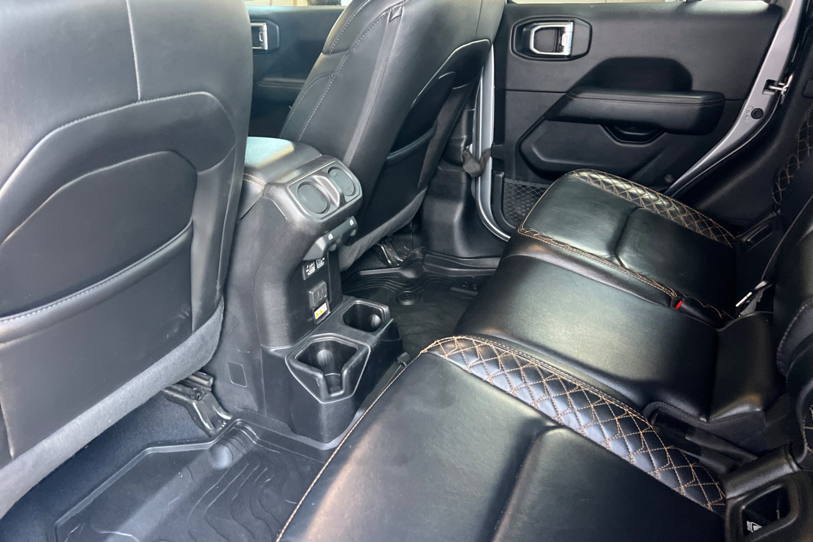 Used 2021 Jeep Gladiator Overland AWD/4WD image 15
