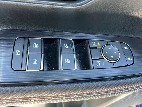 Used 2025 Nissan Kicks SR w/ SR Premium Package AWD/4WD image 12