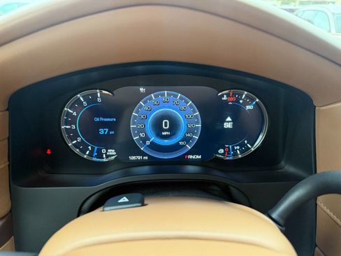 Used 2016 Cadillac Escalade ESV Platinum AWD/4WD image 24