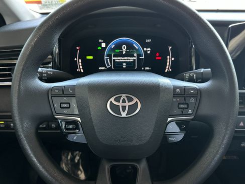 Used 2025 Toyota Camry LE FWD image 10