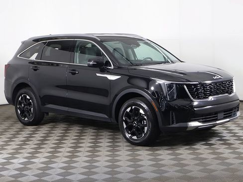 Used 2025 Kia Sorento S AWD/4WD image 2