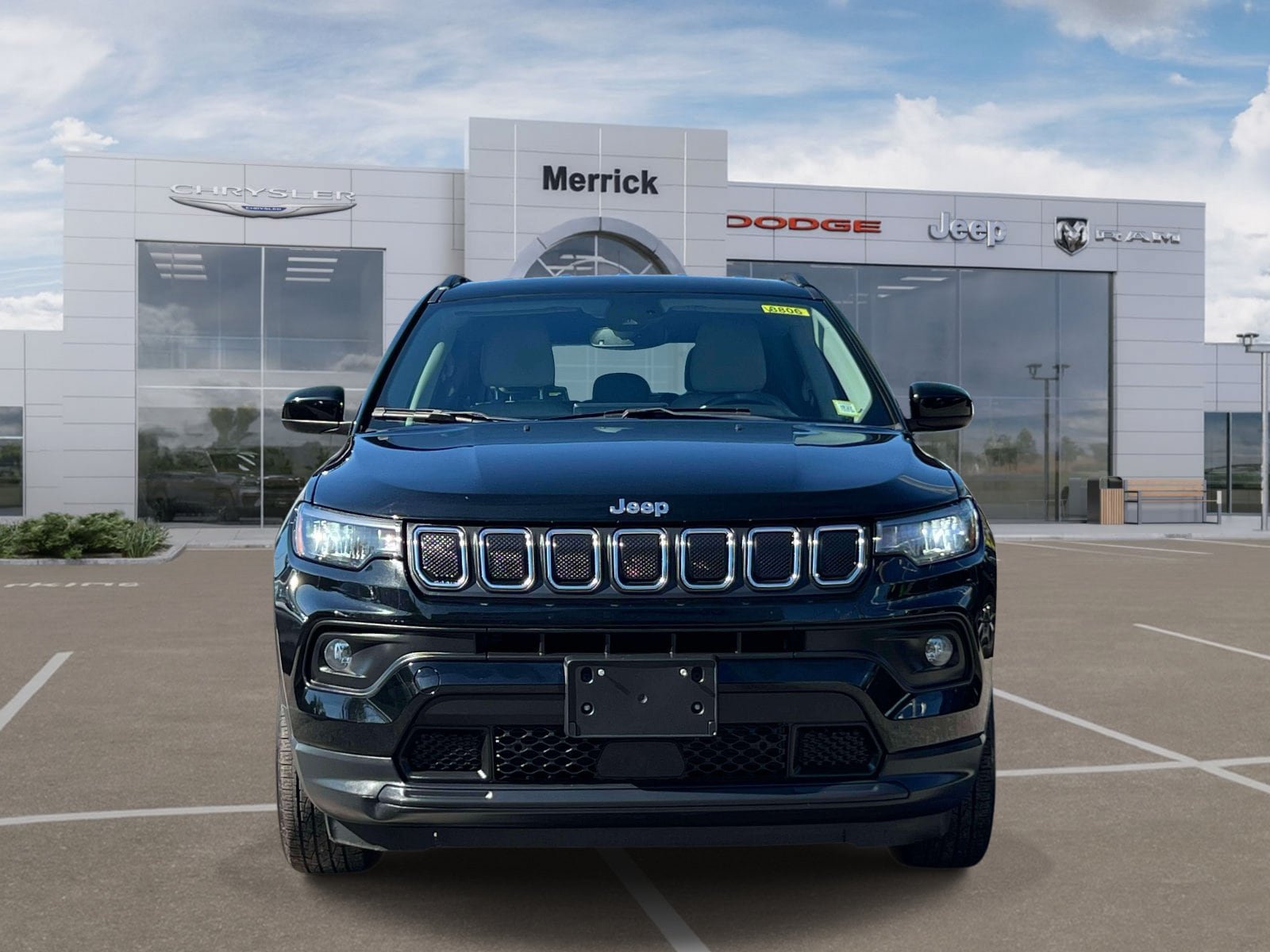 Used 2022 Jeep Compass Latitude w/ Convenience Group AWD/4WD image 3