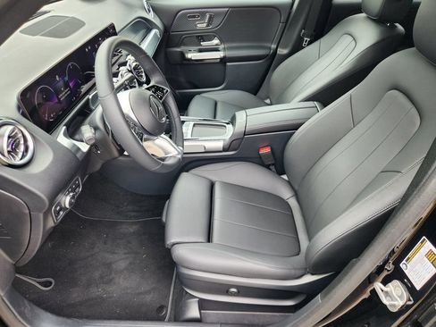 Certified 2025 Mercedes-Benz GLB 250 4MATIC image 9
