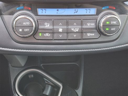 Used 2018 Toyota RAV4 Limited image 18